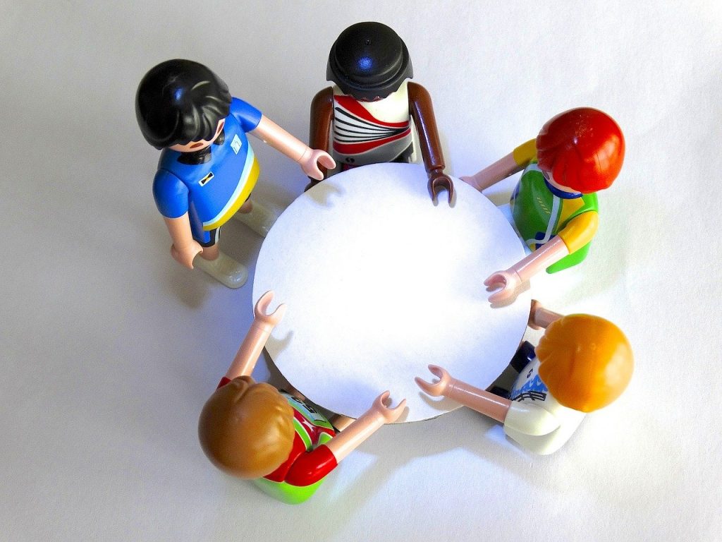 Playmobil Figures Session Talk  - 422737 / Pixabay